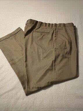 Roundtree & Yorke TravelSmart Classic Men's Khaki Dress Pants